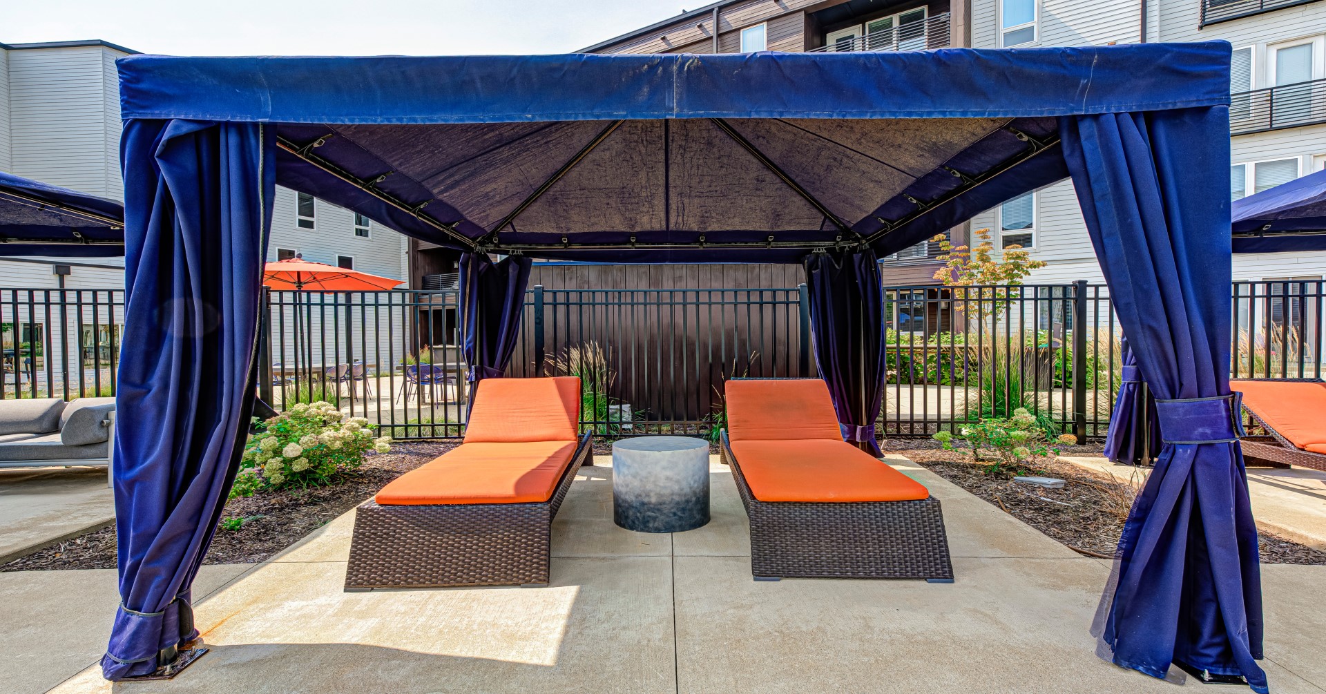 Spark Outdoor Pool Lounge